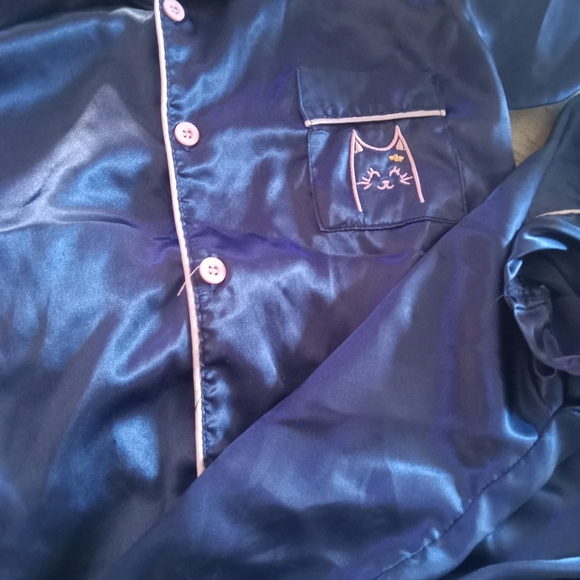 Girls silk Pajamas - Picture 1 of 2